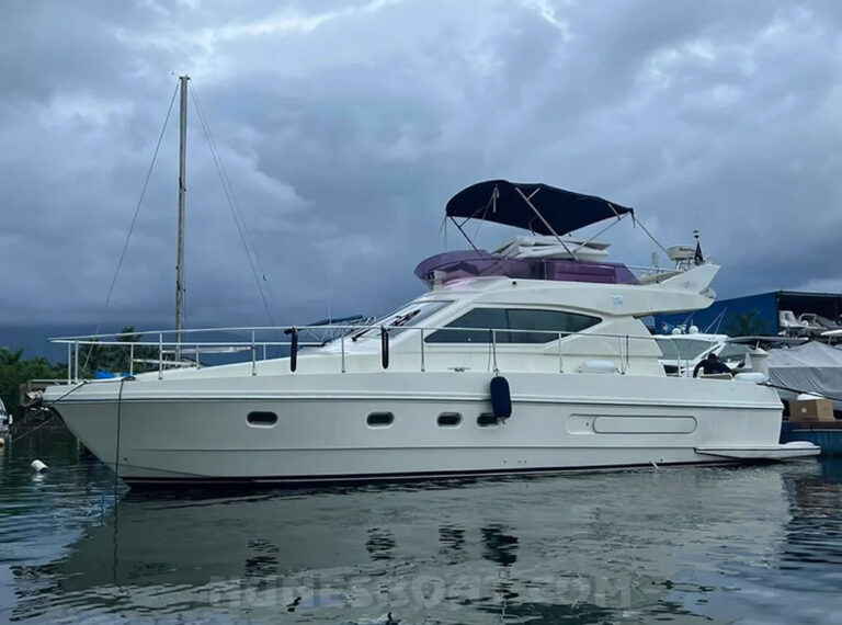 7450ferretti43_03-1