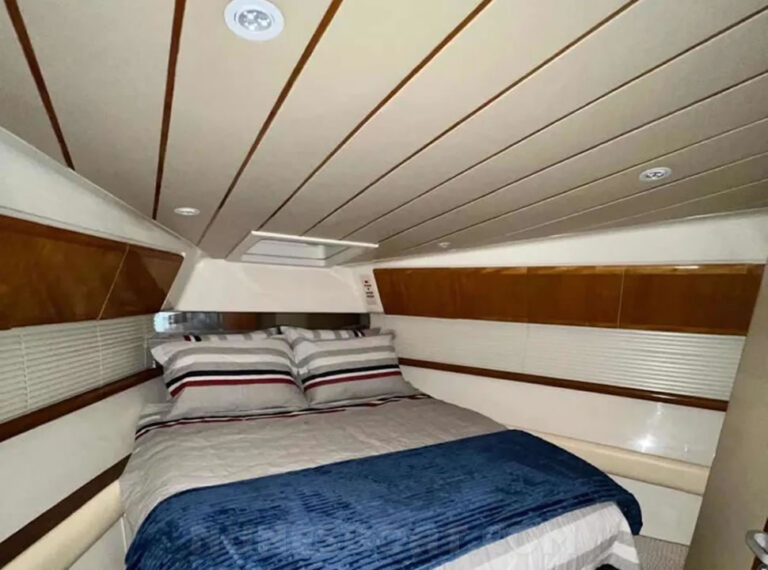 7450ferretti43_10-1